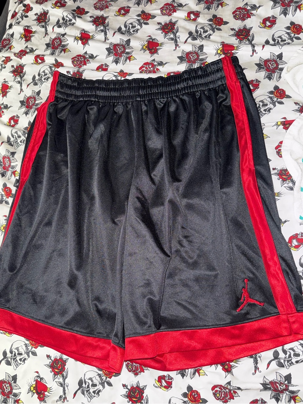 Jordan’s Black & Red Basketball Shorts Men size L